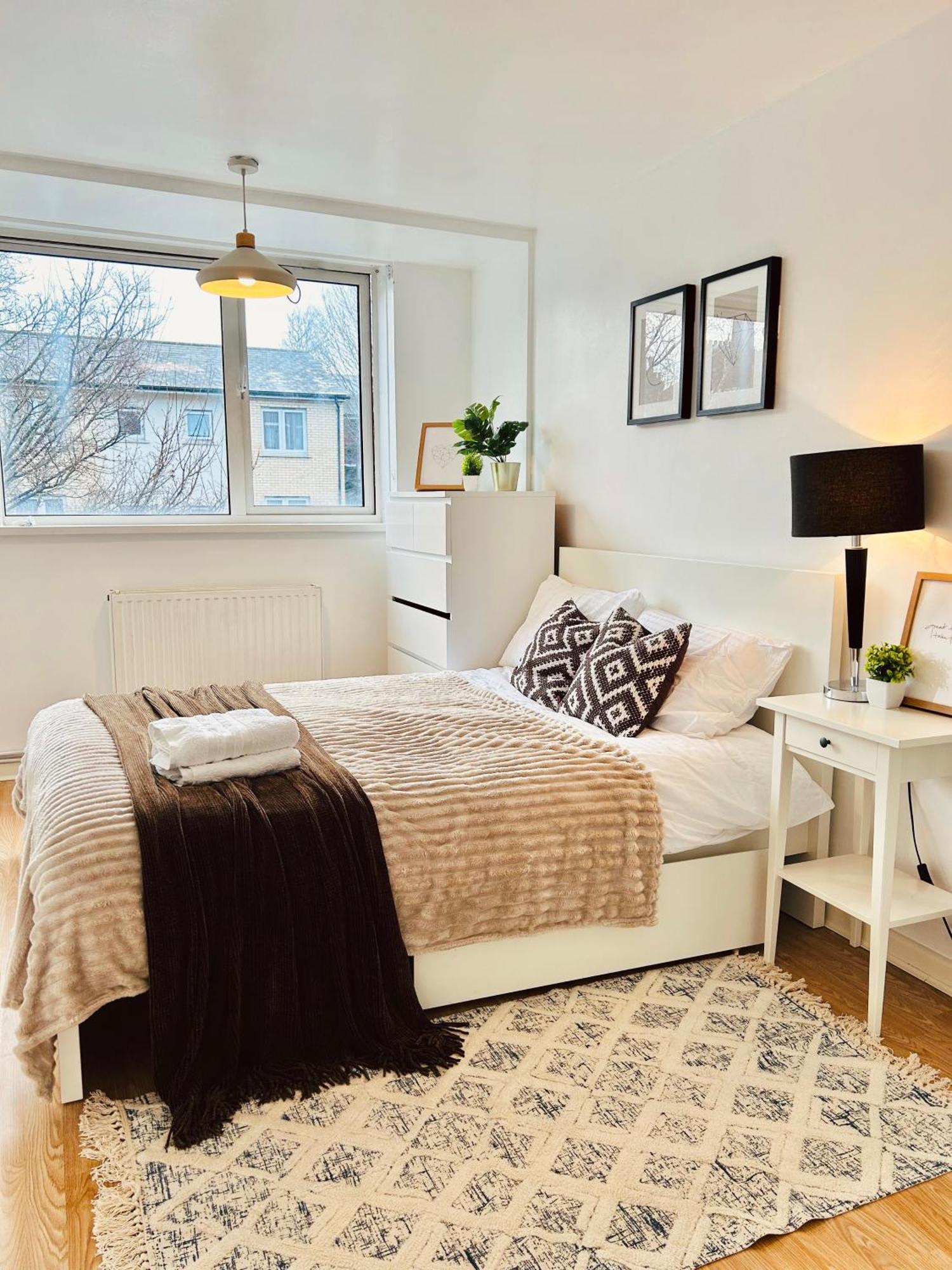 Spacious House, Cosy, Notting Hill, Garden Londra